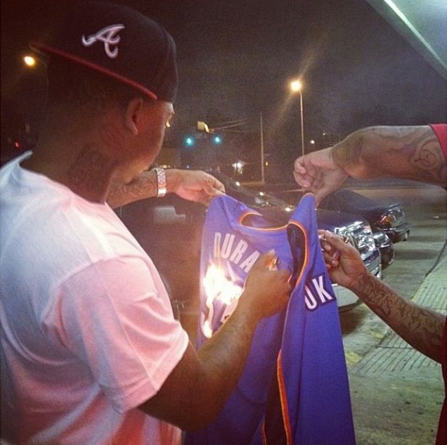kevin durant burning jersey